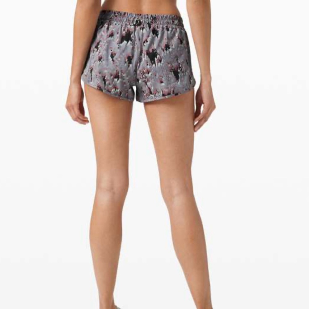 Lululemon Hotty Hot II LR 2.5” Size 6